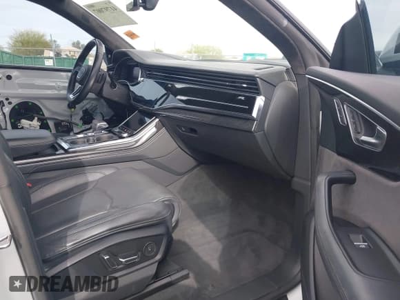 ✅ 2019 Audi Q8 Prestige • VIN: WA1FVAF14KD045661 • Lot: 41797007. Listed on IAAI with 57,953 mi. Free auction sales archive from the USA and detailed vehicle history report at DreamBid. Image 5.