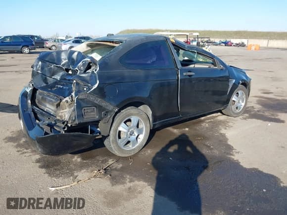 ✅ 2008 Ford Focus SE • VIN: 1FAHP33NX8W173837 • Lot: 41436681. Wystawiony na IAAI z przebiegiem Nie podano. Bezpłatny archiwum sprzedaży aukcyjnych z USA i szczegółowy raport historii pojazdu na DreamBid. Zdjęcie 4.