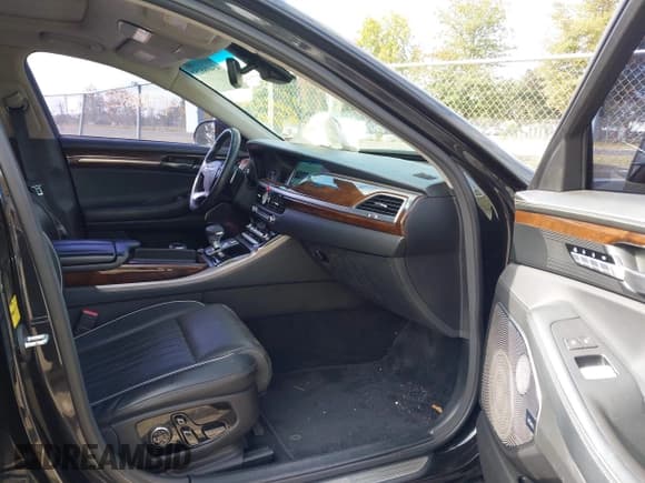 ✅ 2019 Genesis G90 Ultimate • VIN: KMHG54JH5KU052811 • Лот: 43408825. Опубликован ранее на IAAI с пробегом 94 675 миль. Бесплатный доступ к архиву аукционных продаж из США и подробный отчёт об истории автомобиля на DreamBid. Изображение 5.