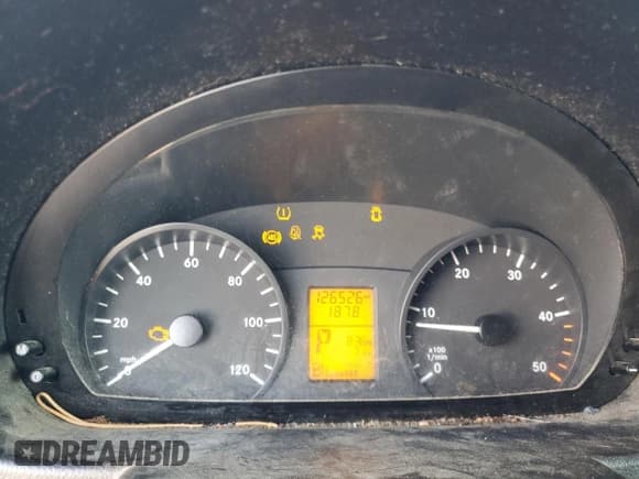 ✅ 2015 Freightliner Sprinter • VIN: WDYPE8DC9F5955933 • Lot: 66303835. Wystawiony na Copart z przebiegiem 126 526 mil. Bezpłatny archiwum sprzedaży aukcyjnych z USA i szczegółowy raport historii pojazdu na DreamBid. Zdjęcie 9.