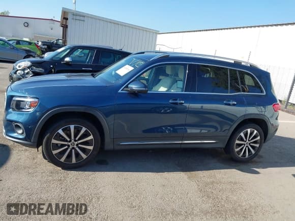 ✅ 2022 Mercedes-Benz GLB 250 • VIN: W1N4M4GB3NW187090 • Lot: 43105116. Listed on IAAI with 23,556 mi. Free auction sales archive from the USA and detailed vehicle history report at DreamBid. Image 13.