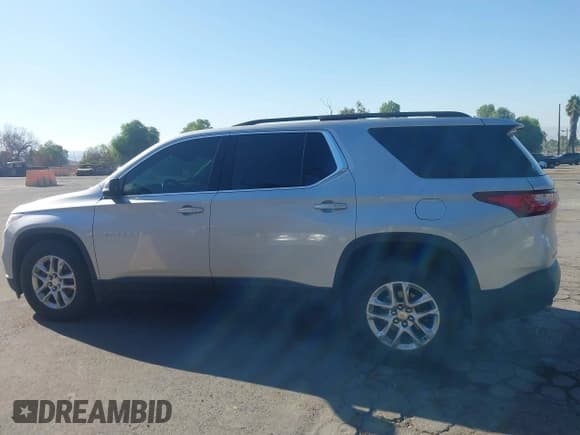 ✅ 2021 Chevrolet Traverse LT Cloth • VIN: 1GNEVGKW1MJ230154 • Lot: 43524907. Wystawiony na IAAI z przebiegiem 49 312 mil. Bezpłatny archiwum sprzedaży aukcyjnych z USA i szczegółowy raport historii pojazdu na DreamBid. Zdjęcie 15.