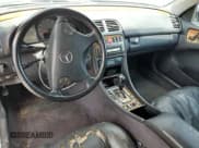 ✅ 2003 Mercedes-Benz CLK 430 • VIN: WDBLK70G33T138176 • Лот: 62692225. Опубликован ранее на Copart с пробегом Не указан. Бесплатный доступ к архиву аукционных продаж из США и подробный отчёт об истории автомобиля на DreamBid. Изображение 8.