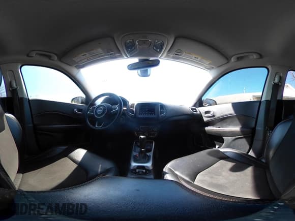 ✅ 2021 Jeep Compass Altitude • VIN: 3C4NJDBB8MT558325 • Lot: 41854429. Wystawiony na IAAI z przebiegiem 127 715 mil. Bezpłatny archiwum sprzedaży aukcyjnych z USA i szczegółowy raport historii pojazdu na DreamBid. Zdjęcie 19.