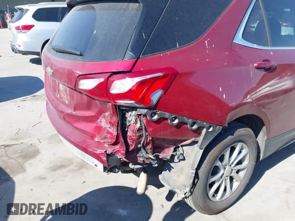 ✅ 2020 Chevrolet Equinox LT • VIN: 2GNAXKEV2L6232456 • Lot: 43309584. Wystawiony na IAAI z przebiegiem 103 556 mil. Bezpłatny archiwum sprzedaży aukcyjnych z USA i szczegółowy raport historii pojazdu na DreamBid. Zdjęcie 6.