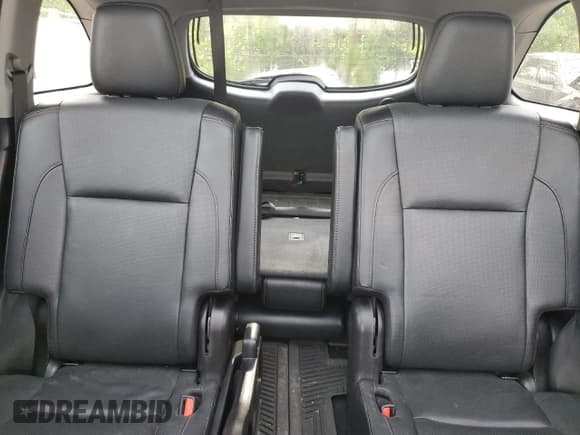 ✅ 2017 Toyota Highlander Limited • VIN: 5TDDZRFH8HS418131 • Lot: 63709865. Listed on Copart with 255,777 mi. Free auction sales archive from the USA and detailed vehicle history report at DreamBid. Image 10.