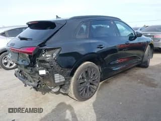 ✅ 2024 Audi Q8 e-tron • VIN: WA16AAGE2RB031437 • Лот: 41761720. Опубликован ранее на IAAI с пробегом 19 579 миль. Бесплатный доступ к архиву аукционных продаж из США и подробный отчёт об истории автомобиля на DreamBid. Изображение 4.