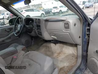 ✅ 2003 Chevrolet S-10 • VIN: 1GCCS19H938235539 • Лот: 41619672. Опубликован ранее на IAAI с пробегом 223 699 миль. Бесплатный доступ к архиву аукционных продаж из США и подробный отчёт об истории автомобиля на DreamBid. Изображение 5.