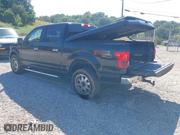 ✅ 2018 Ford F-150 XL • VIN: 1FTEW1EG8JKD15523 • Lot: 42976584. Wystawiony na IAAI z przebiegiem 103 293 mil. Bezpłatny archiwum sprzedaży aukcyjnych z USA i szczegółowy raport historii pojazdu na DreamBid. Zdjęcie 3.