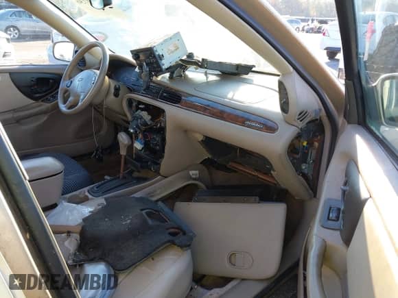 ✅ 2003 Chevrolet Malibu LS • VIN: 1G1NE52J13M638564 • Lot: 43619736. Wystawiony na IAAI z przebiegiem 130 455 mil. Bezpłatny archiwum sprzedaży aukcyjnych z USA i szczegółowy raport historii pojazdu na DreamBid. Zdjęcie 5.