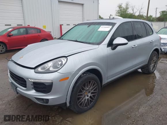 ✅ 2017 Porsche Cayenne • VIN: WP1AA2A25HKA80522 • Lot: 42288882. Listed on IAAI with 145,422 mi. Free auction sales archive from the USA and detailed vehicle history report at DreamBid. Image 2.