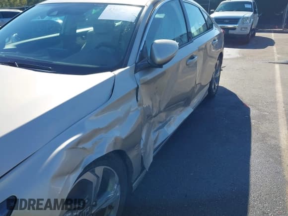 ✅ 2018 Honda Accord EX • VIN: 1HGCV1F41JA151148 • Лот: 43457621. Опубликован ранее на IAAI с пробегом 172 878 миль. Бесплатный доступ к архиву аукционных продаж из США и подробный отчёт об истории автомобиля на DreamBid. Изображение 6.