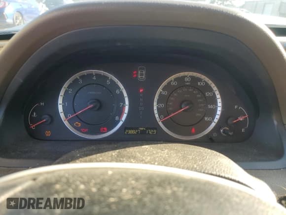 ✅ 2010 Honda Accord EX • VIN: 1HGCP2F71AA122601 • Lot: 91728935. Wystawiony na Copart z przebiegiem 238 827 mil. Bezpłatny archiwum sprzedaży aukcyjnych z USA i szczegółowy raport historii pojazdu na DreamBid. Zdjęcie 9.