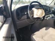 ✅ 2001 Ford Econoline Cargo • VIN: 1FTNE24231HA29557 • Lot: 42740215. Wystawiony na Copart z przebiegiem 261 122 mil. Bezpłatny archiwum sprzedaży aukcyjnych z USA i szczegółowy raport historii pojazdu na DreamBid. Zdjęcie 8.