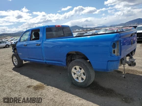 ✅ 2020 Ram 2500 Tradesman • VIN: 3C6UR5HJ0LG191718 • Lot: 54160715. Listed on Copart with 111,908 mi. Free auction sales archive from the USA and detailed vehicle history report at DreamBid. Image 2.