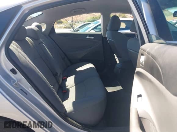 2013 Hyundai Sonata GLS с VIN 5NPEB4AC6DH792325, выставлен на аукционе IAAI как лот 43172035 с пробегом 165 490 миль миль и . История ставок и продаж доступна на DreamBid. Изображение 8.