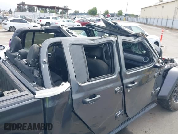 ✅ 2021 Jeep Gladiator Overland • VIN: 1C6HJTFG4ML595078 • Лот: 42046034. Опубликован ранее на IAAI с пробегом 61 127 миль. Бесплатный доступ к архиву аукционных продаж из США и подробный отчёт об истории автомобиля на DreamBid. Изображение 16.