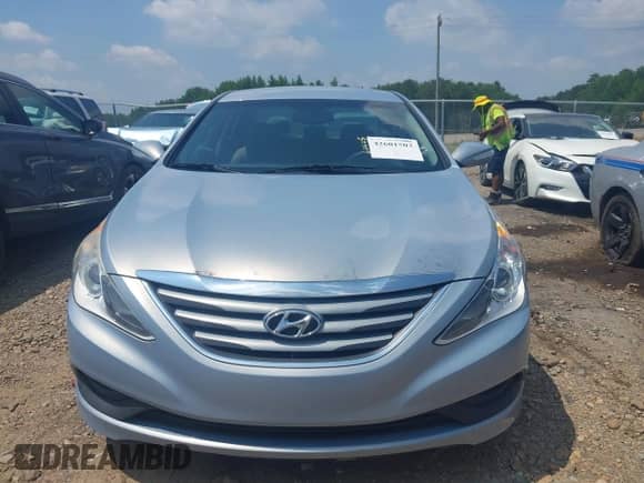 2014 Hyundai Sonata GLS with VIN 5NPEB4AC0EH823943, listed as a IAAI auction lot 42601503 with 46,940 mi miles and . Bid and sale history available at DreamBid. Image 12.