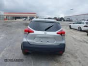 ✅ 2018 Nissan Kicks SR • VIN: 3N1CP5CU9JL509449 • Lot: 42920081. Wystawiony na IAAI z przebiegiem 89 442 mil. Bezpłatny archiwum sprzedaży aukcyjnych z USA i szczegółowy raport historii pojazdu na DreamBid. Zdjęcie 17.