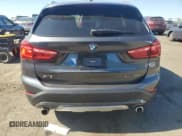 ✅ 2022 BMW X1 xDrive28i • VIN: WBXJG9C07N5U60818 • Lot: 85304115. Wystawiony na Copart z przebiegiem 52 698 mil. Bezpłatny archiwum sprzedaży aukcyjnych z USA i szczegółowy raport historii pojazdu na DreamBid. Zdjęcie 6.