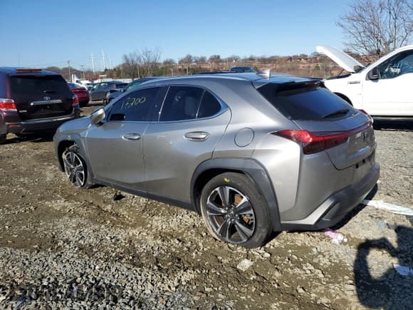 ✅ 2019 Lexus UX 200 • VIN: JTHY3JBHXK2013766 • Lot: 70606282. Wystawiony na Copart z przebiegiem 17 200 mil. Bezpłatny archiwum sprzedaży aukcyjnych z USA i szczegółowy raport historii pojazdu na DreamBid. Zdjęcie 2.