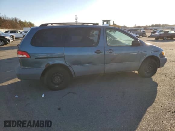✅ 2002 Toyota Sienna CE • VIN: 4T3ZF19C42U479207 • Lot: 82301664. Listed on Copart with 114,813 mi. Free auction sales archive from the USA and detailed vehicle history report at DreamBid. Image 3.