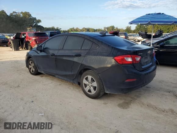 ✅ 2018 Chevrolet Cruze LS • VIN: 1G1BB5SM7J7203839 • Lot: 84742265. Listed on Copart with 87,543 mi. Free auction sales archive from the USA and detailed vehicle history report at DreamBid. Image 2.