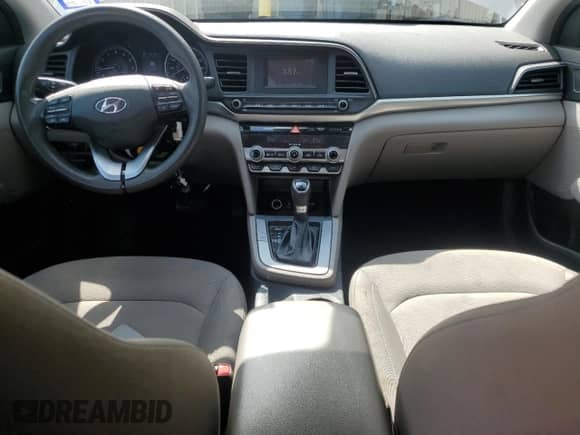 2020 Hyundai Elantra SE z VIN KMHD74LF4LU949239, wystawiony jako Copart lot #55599705 z przebiegiem 88 744 mil mil oraz Czysty tytuł • Clean title. Historia ofert i sprzedaży dostępna na DreamBid. Obrazek 8.