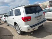 ✅ 2013 Toyota Sequoia Platinum • VIN: 5TDDW5G11DS090709 • Lot: 41487304. Wystawiony na IAAI z przebiegiem 195 297 mil. Bezpłatny archiwum sprzedaży aukcyjnych z USA i szczegółowy raport historii pojazdu na DreamBid. Zdjęcie 3.