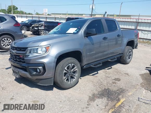 ✅ 2021 Chevrolet Colorado 2WD Z71 • VIN: 1GCGSDEN7M1221860 • Lot: 43174109. Wystawiony na IAAI z przebiegiem 107 061 mil. Bezpłatny archiwum sprzedaży aukcyjnych z USA i szczegółowy raport historii pojazdu na DreamBid. Zdjęcie 2.