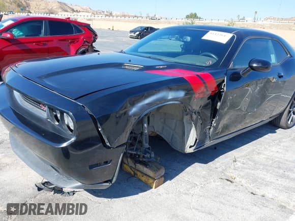 ✅ 2013 Dodge Challenger R/T • VIN: 2C3CDYBT4DH517881 • Lot: 41422647. Wystawiony na IAAI z przebiegiem 76 889 mil. Bezpłatny archiwum sprzedaży aukcyjnych z USA i szczegółowy raport historii pojazdu na DreamBid. Zdjęcie 6.