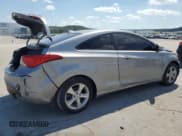 ✅ 2013 Hyundai Elantra SE • VIN: KMHDH6AE0DU020007 • Лот: 69135155. Опубликован ранее на Copart с пробегом 136 660 миль. Бесплатный доступ к архиву аукционных продаж из США и подробный отчёт об истории автомобиля на DreamBid. Изображение 3.