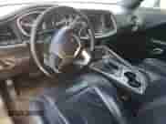 2016 Dodge Challenger SXT Plus z VIN 2C3CDZAG3GH201998, wystawiony jako Copart lot #87096895 z przebiegiem 128 701 mil mil oraz Czysty tytuł • Clean title. Historia ofert i sprzedaży dostępna na DreamBid. Obrazek 8.