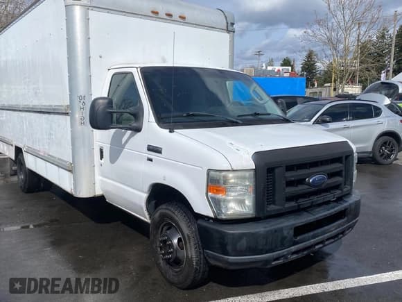 ✅ 2009 Ford Econoline Commercial • VIN: 1FDWE35LX9DA36683 • Lot: 50453625. Wystawiony na Copart z przebiegiem 309 448 mil. Bezpłatny archiwum sprzedaży aukcyjnych z USA i szczegółowy raport historii pojazdu na DreamBid. Zdjęcie 1.