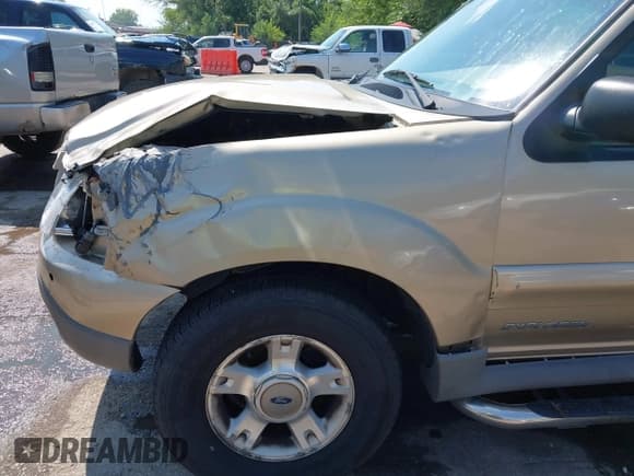 ✅ 2001 Ford Explorer Sport Trac • VIN: 1FMZU77EX1UC54892 • Lot: 42906026. Wystawiony na IAAI z przebiegiem 155 868 mil. Bezpłatny archiwum sprzedaży aukcyjnych z USA i szczegółowy raport historii pojazdu na DreamBid. Zdjęcie 19.