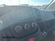 ✅ 2019 Ram ProMaster Cargo • VIN: 3C6TRVCG5KE521564 • Lot: 93778345. Wystawiony na Copart z przebiegiem 87 814 mil. Bezpłatny archiwum sprzedaży aukcyjnych z USA i szczegółowy raport historii pojazdu na DreamBid. Zdjęcie 12.