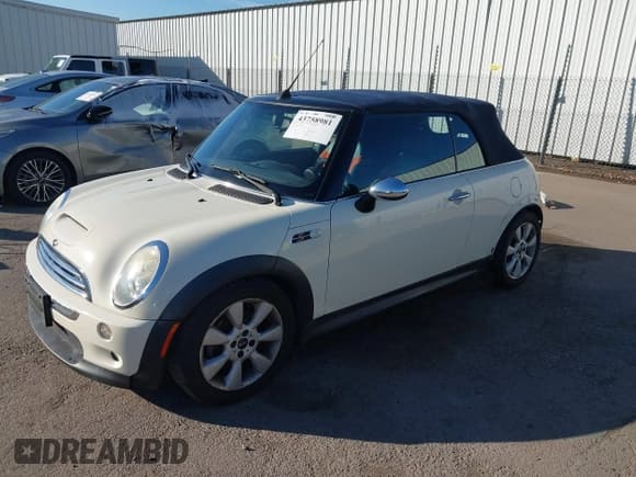 ✅ 2006 MINI Convertible S • VIN: WMWRH33556TK58950 • Lot: 43758981. Listed on IAAI with 76,278 mi. Free auction sales archive from the USA and detailed vehicle history report at DreamBid. Image 18.