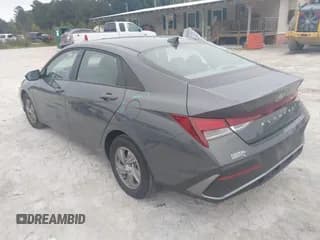 ✅ 2025 Hyundai Elantra SE • VIN: KMHLL4DG8SU910392 • Lot: 43174872. Listed on IAAI with 6,028 mi. Free auction sales archive from the USA and detailed vehicle history report at DreamBid. Image 3.