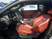 ✅ 2016 Dodge Challenger R/T • VIN: 2C3CDZBT1GH279739 • Lot: 63699884. Wystawiony na Copart z przebiegiem Nie podano. Bezpłatny archiwum sprzedaży aukcyjnych z USA i szczegółowy raport historii pojazdu na DreamBid. Zdjęcie 7.