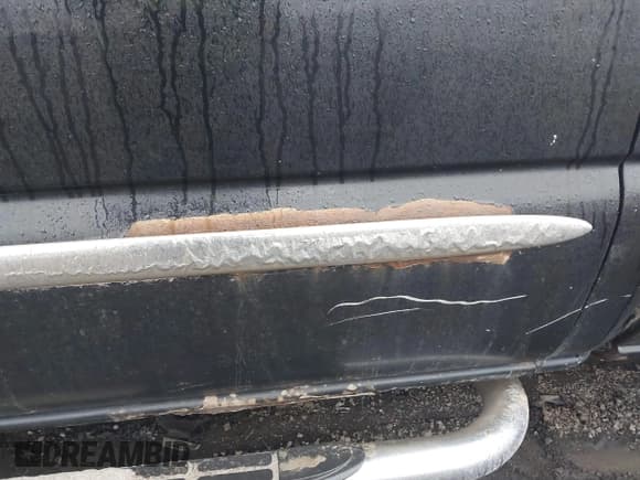 ✅ 2004 GMC Sierra 2500 SLE • VIN: 1GTGK23U24F147720 • Lot: 41204711. Wystawiony na IAAI z przebiegiem 307 201 mil. Bezpłatny archiwum sprzedaży aukcyjnych z USA i szczegółowy raport historii pojazdu na DreamBid. Zdjęcie 17.