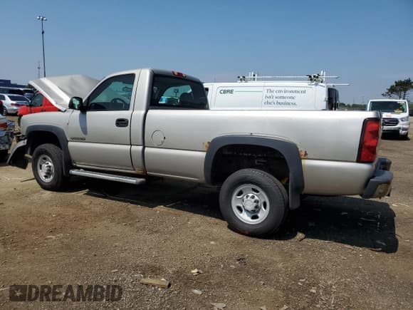 ✅ 2005 Chevrolet Silverado 2500HD Work Truck • VIN: 1GCHC24U65E340203 • Лот: 66606975. Опубликован ранее на Copart с пробегом 238 963 миль. Бесплатный доступ к архиву аукционных продаж из США и подробный отчёт об истории автомобиля на DreamBid. Изображение 2.
