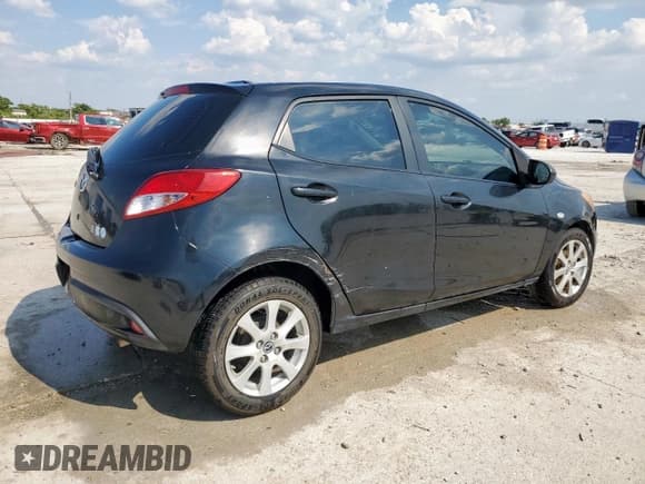 ✅ 2014 Mazda 2 Sport • VIN: JM1DE1KY3E0178620 • Lot: 70230095. Wystawiony na Copart z przebiegiem 170 791 mil. Bezpłatny archiwum sprzedaży aukcyjnych z USA i szczegółowy raport historii pojazdu na DreamBid. Zdjęcie 3.