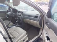 ✅ 2010 Ford Fusion SEL • VIN: 3FAHP0JG9AR187899 • Lot: 43537782. Wystawiony na IAAI z przebiegiem 236 575 mil. Bezpłatny archiwum sprzedaży aukcyjnych z USA i szczegółowy raport historii pojazdu na DreamBid. Zdjęcie 5.