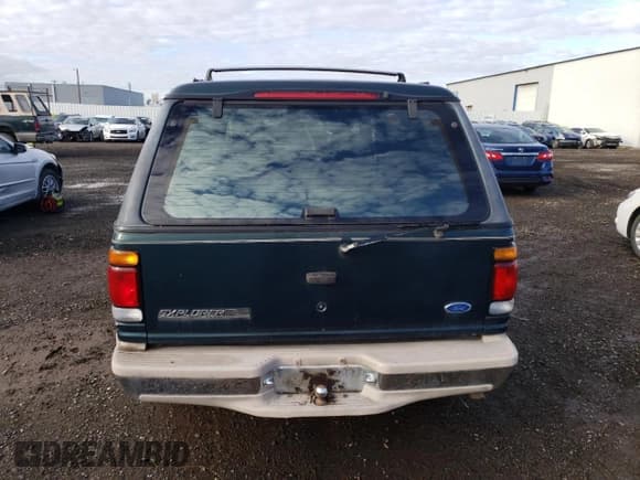 ✅ 1995 Ford Explorer Eddie Bauer • VIN: 1FMDU34X4SZB55224 • Lot: 53003025. Listed on Copart with 153,602 mi. Free auction sales archive from the USA and detailed vehicle history report at DreamBid. Image 6.