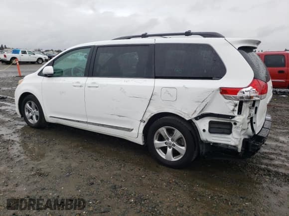 ✅ 2014 Toyota Sienna LE • VIN: 5TDKK3DC7ES481247 • Lot: 86280535. Listed on Copart with 73,333 mi. Free auction sales archive from the USA and detailed vehicle history report at DreamBid. Image 2.