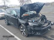 ✅ 2023 Volvo XC40 Plus Dark Theme • VIN: YV4L12UWXP2009398 • Lot: 41946977. Listed on IAAI with 33,330 mi. Free auction sales archive from the USA and detailed vehicle history report at DreamBid. Image 1.