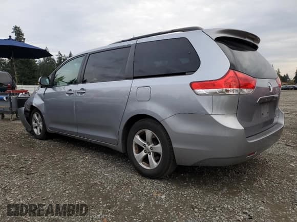✅ 2013 Toyota Sienna LE AAS • VIN: 5TDKK3DC0DS295953 • Lot: 92261955. Wystawiony na Copart z przebiegiem 174 248 mil. Bezpłatny archiwum sprzedaży aukcyjnych z USA i szczegółowy raport historii pojazdu na DreamBid. Zdjęcie 2.