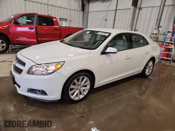 2013 Chevrolet Malibu LT z VIN 1G11E5SA2DF239232, wystawiony jako Copart lot #85692585 z przebiegiem 87 217 mil mil oraz Nie do naprawy • Non repairable. Historia ofert i sprzedaży dostępna na DreamBid. Obrazek 1.
