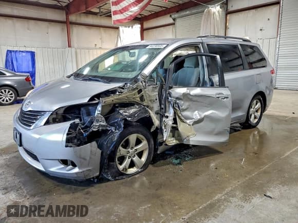 ✅ 2014 Toyota Sienna LE • VIN: 5TDKK3DC5ES476371 • Lot: 94230505. Listed on Copart with 217,306 mi. Free auction sales archive from the USA and detailed vehicle history report at DreamBid. Image 1.
