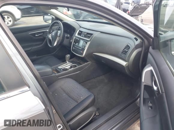 ✅ 2017 Nissan Altima S • VIN: 1N4AL3AP0HC147105 • Lot: 43075568. Wystawiony na IAAI z przebiegiem 74 286 mil. Bezpłatny archiwum sprzedaży aukcyjnych z USA i szczegółowy raport historii pojazdu na DreamBid. Zdjęcie 5.